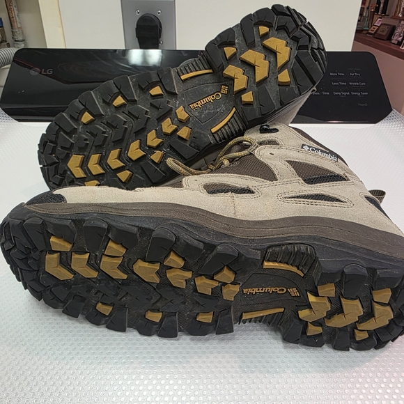 Columbia Men's Waterproof Hiking Shoes. Size 12 Wide - Picture 5 of 7